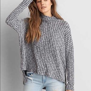 Heathered Grey Turtle-Neck Sweater